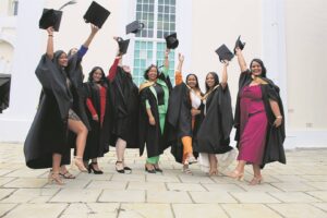 Hugenote-kappies vlieg deur die lug!