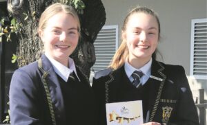 Susters dans by nasionale kompetisie