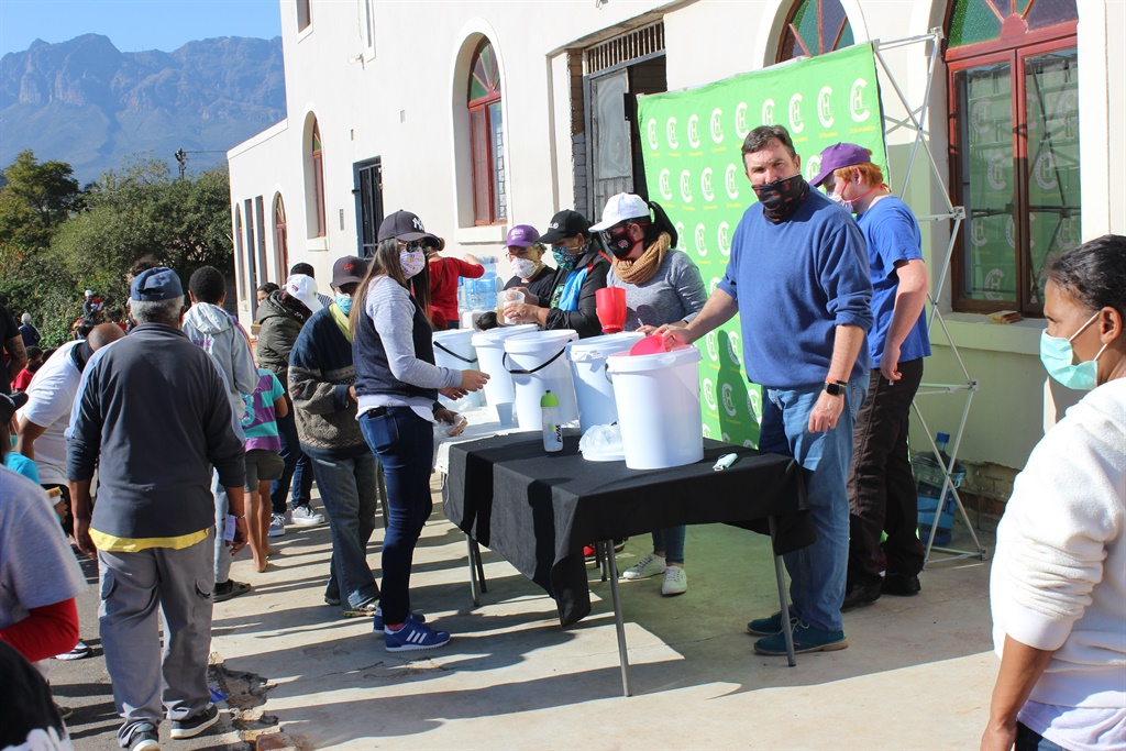 Warm sop word uitgedeel