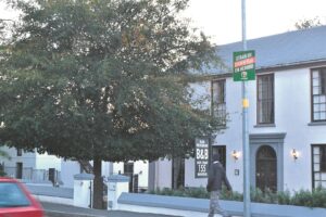 Politieke partye binne die Drakenstein verwyder nie hul plakkate