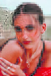 Alynah pronk op ‘Sarie’-voorblad