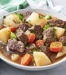 Kombuis-kronieke | Klop die Iere Saterdag met ’n tuisveld Iersebredie