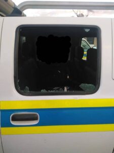 Talle aangekeer toe polisie toeslaan