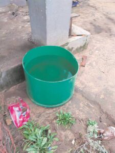 Eenjarige verdrink in emmer reënwater