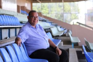 Peter Daniels verloor stryd teen Covid-19