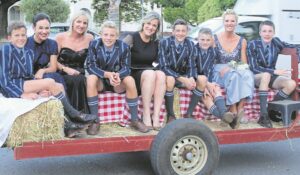 Ma’s en seuns geniet spesiale aand