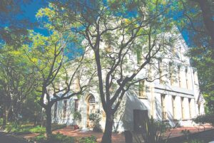 Goodnow-saal kry ’n nuwe kapsel