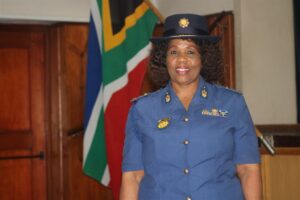 Paarl-polisiehoof bedank ná rasse-herrie