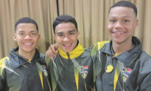 Krieketspelers wys hul slag