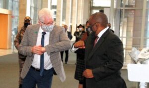 Winde bly oor heropening van ekonomie, geslagsgeweld-stryd