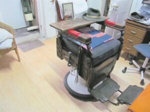 Geliefde haarkapper se laaste sny