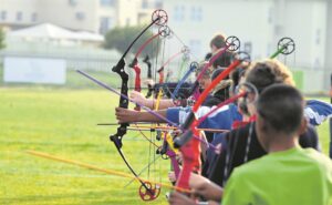 Meer as 700 skuts ding mee