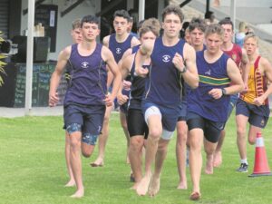 Tweekamp gepas vir jonk . . . en oud