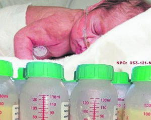 Skenk borsmelk; help ’n baba red