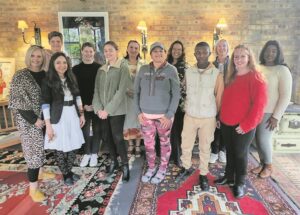 Oud-hoofseun bring vreugde op Vrouedag