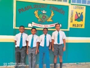 Seuns neem deel aan unieke roeikampioenskap