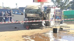 Taxi, petrolpomp maak kennis