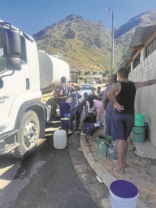 Water uit trokke ís veilig, sê Stellenbosch-owerhede