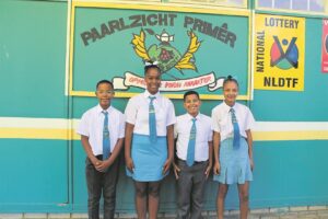 Paarlzicht wys hoofleiers aan