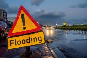 Waarskuwing vir stormagtige weer wat tot Maandag kan duur