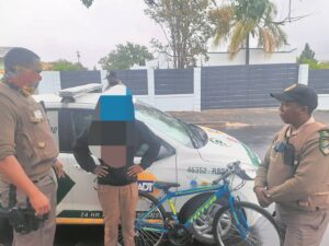 Fietsdief blitsig vasgetrek