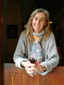 Paarlse wynboer op plaas aangeval