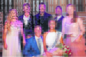 Mnr. en Mej. Hugenote gekroon