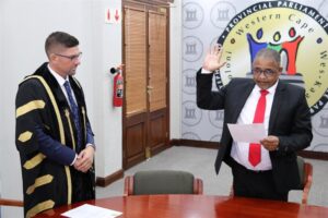 Conrad Poole kry hoër pos; wil nou ‘aanbeweeg’