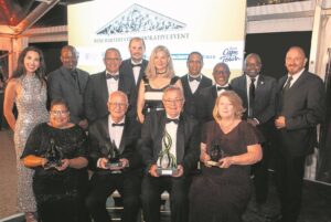 Wynbedryf vereer sy reuse