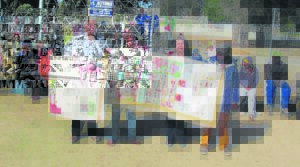 Slaapsakke vir haweloses op Mandeladag uitgedeel