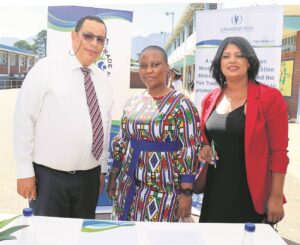 Deure open vir Charleston Hill