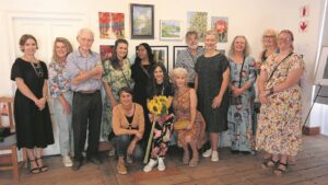 Die kunstenaars agter die verfkwas