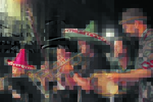 W’tonse orkes trek wyd aandag