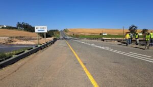 N2 by Botrivier oop; Franschhoekpas toe