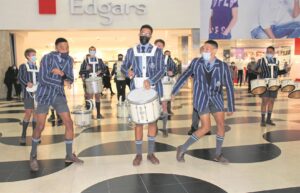 Boishaai drumline entertains Paarl Mall