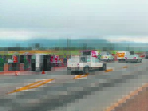 22 beseer toe oorlaaide voertuig op R301 omslaan