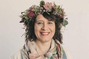 A helping hand to women and kids