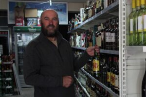 Eienaar van drankwinkel in die Paarl geskiet