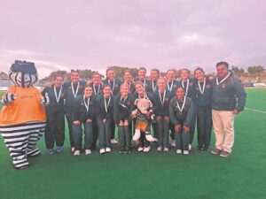 Gimmies meisieshokkie in die top 3