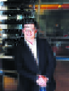 Orrelis en akteur in unieke wêreldreis vol nuusgebeure