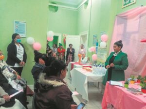 Vroue, personeel en pasiënte by Huis McCrone gevier