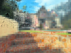 Oord-eienaar sê brand was hel