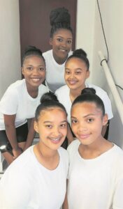 Noorder-Paarl-leerders ontvang danstoekennings