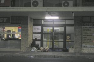 Talle haweloses ná erge oorstromings bygestaan