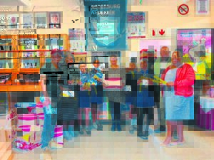 Gift to Nederburg Primary girls