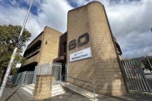 Só vat Drakenstein se munisipale hof oortreders vas