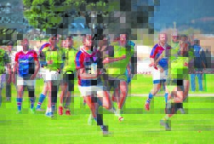 Young Gardens skoffel Simondium om