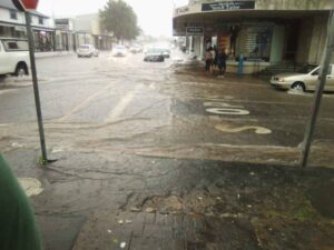 Swaar reën en hael rig groot skade aan