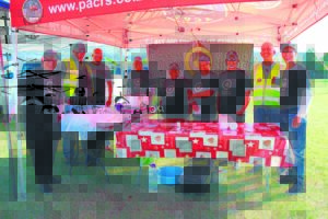 Buurtwag reik uit met sop en broodjies