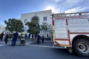 Brand by Paarlse daghospitaal vinnig geblus